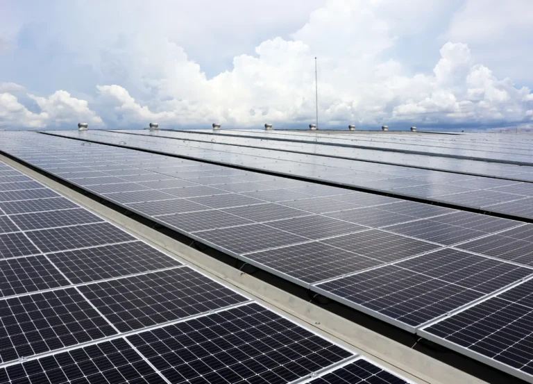 instalación placas solares hoteles - energía solar para hoteles - paneles solares para hoteles