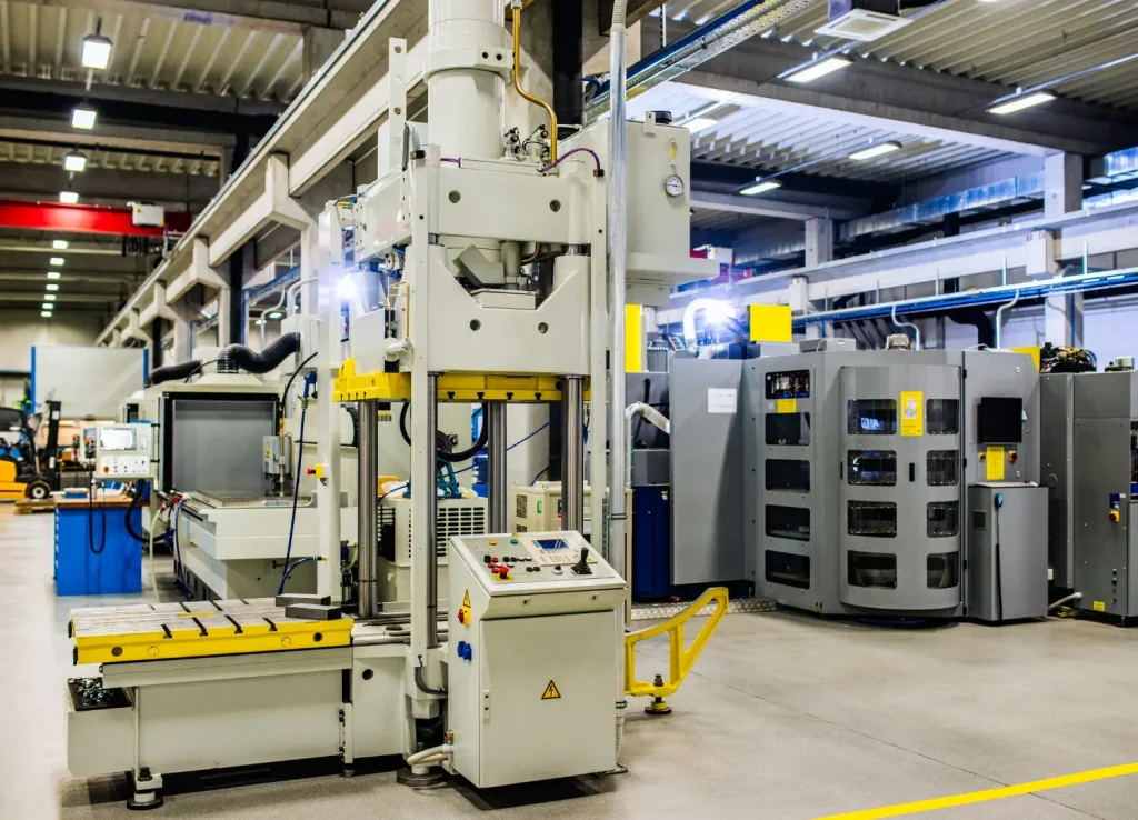 Cómo reducir el gasto eléctrico en una fábrica sin realizar inversiones millonarias